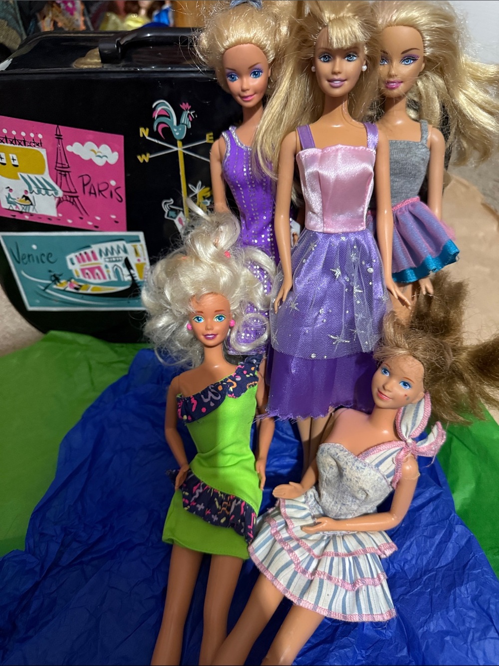 Vintage Barbie bundle includes Barbie Case with clothes and 5 Barbie dolls TLC